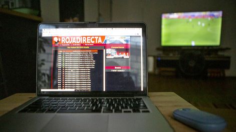 Búsqueda | Los bloqueos incluirían sitios web e “intermediarios”, como las transmisiones a través de redes sociales. Foto: Nicolás Garrido / Búsqueda