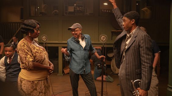 Viola Davis, George C. Wolfe y Chadwick Boseman durante el rodaje de La madre del blues. Viola Davis, George C. Wolfe y Chadwick Boseman durante el rodaje de La madre del blues.