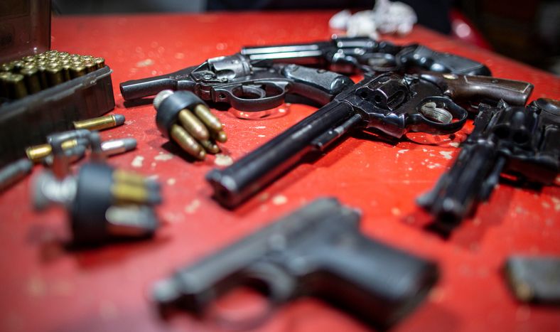 El tráfico de armas está previsto en la Ley N° 19.247