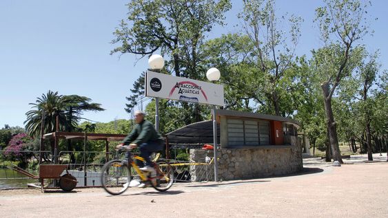 Un grupo que promueve la vida sustentable explotará el parador del Parque Rodó; habrá bicicletas, yoga, reciclaje y jardinería. Un grupo que promueve la vida sustentable explotará el parador del Parque Rodó; habrá bicicletas, yoga, reciclaje y jardinería.