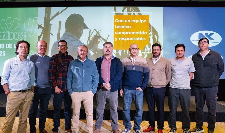 Marcelo Jacques, Marcelo Cordero, Pablo Leiva, Gabriel Castiglioni, Eduardo Davies, Felipe Baeza, Maximiliano Parrilla, Juan Banchero y Alejandro Rodríguez