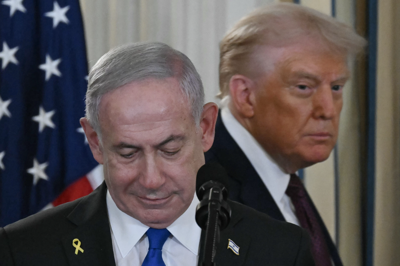 Donald Trump y Benjamín Netanyahu llegan a una conferencia de prensa en la Casa Blanca, 29 de septiembre de 2025.