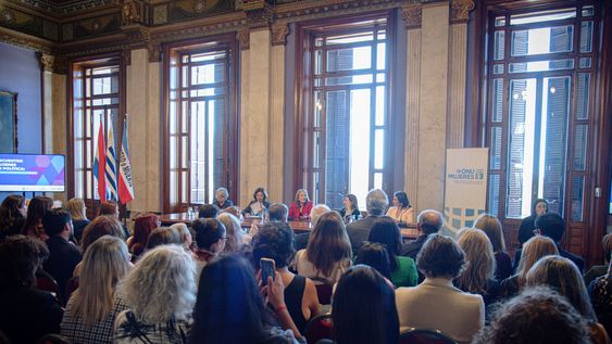 Representantes de ONU Mujeres, el Poder Legislativo y el Inmujeres en el encuentro Mujeres en Política: Desafíos y Avances hacia la Paridad. Representantes de ONU Mujeres, el Poder Legislativo y el Inmujeres en el encuentro Mujeres en Política: Desafíos y Avances hacia la Paridad.