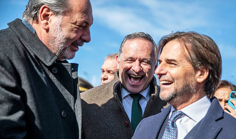 Senador Jorge Gandini junto al presidente Luis Lacalle Pou en un acto en Florida. Foto: Mauricio Zina, adhocFOTOS