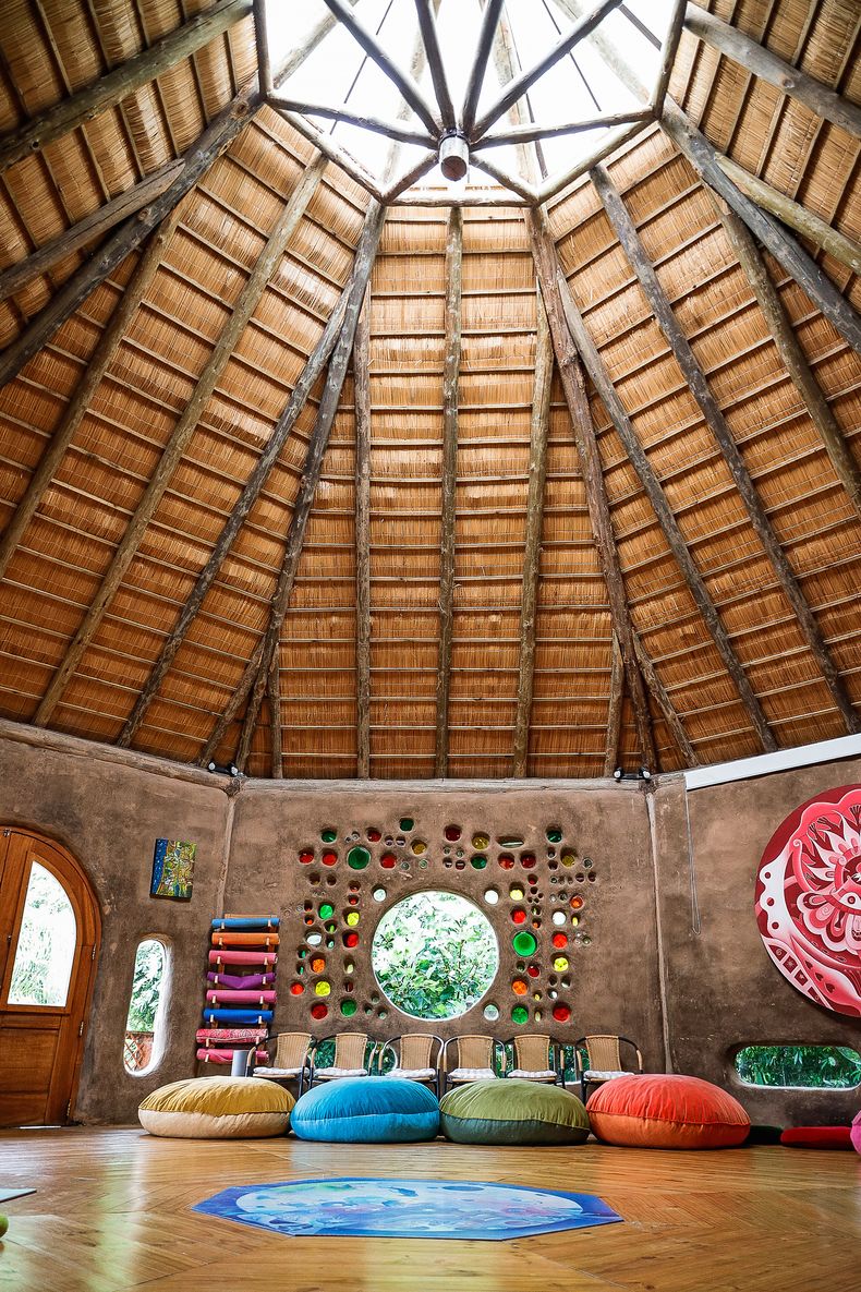 Yoga en el Octogono de Agó.