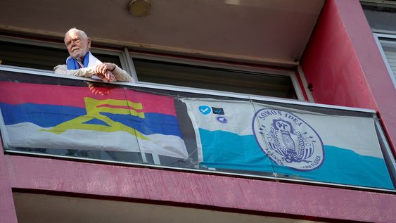 Balcón de un edificio en la rambla del Parque Rodó en Montevideo Balcón de un edificio en la rambla del Parque Rodó en Montevideo
