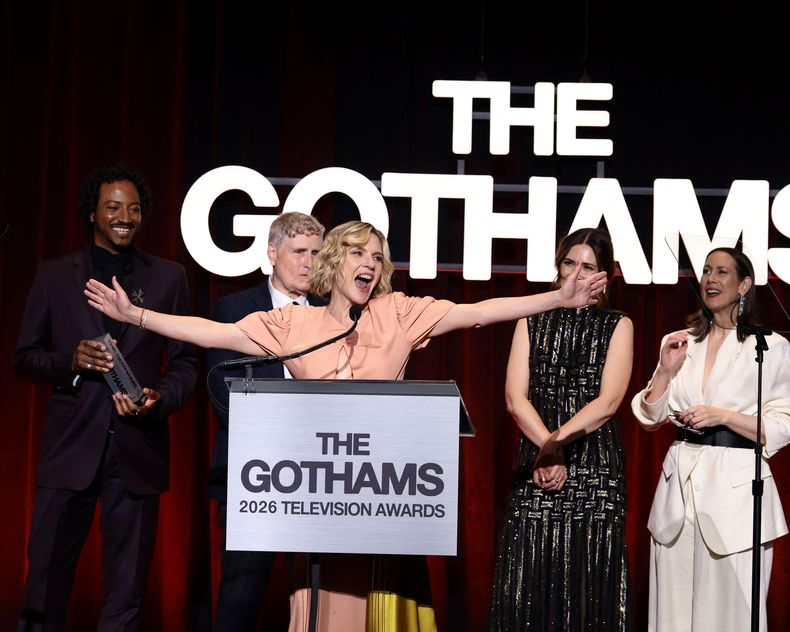 La serie Pluribus, protagonizada por Rhea Seehorn, se llevó el premio a Mejor serie dramática.&nbsp;