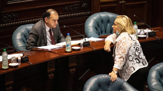 Guido Manini Ríos y Graciela Bianchi. Foto: Mauricio Zina / adhocFOTOS Guido Manini Ríos y Graciela Bianchi. Foto: Mauricio Zina / adhocFOTOS