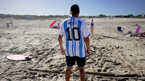 Una familia de turistas argentinos en las playas de Rocha.
