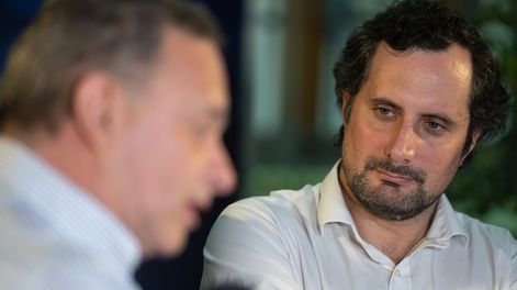 Candidato del Partido Nacional Álvaro Delgado junto al director nacional de Educación del MEC, Gonzalo Baroni, asesor partidario en el área