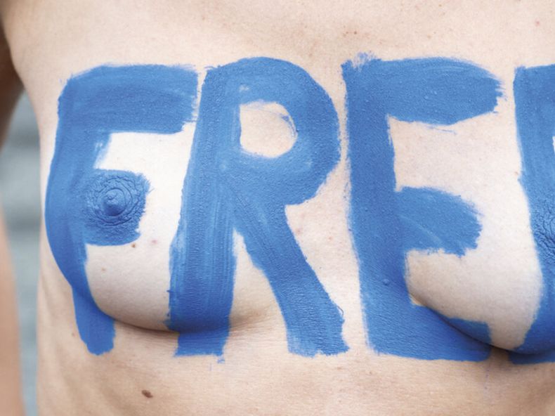 imagen de Lo que cargan las tetas: desde objeto de censura hasta símbolo de la liberación femenina