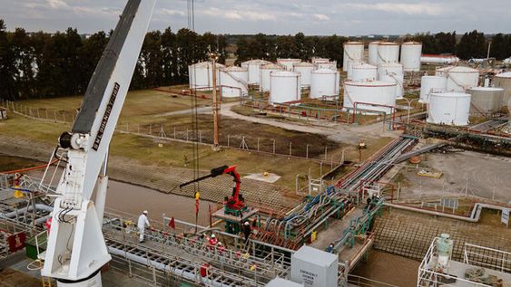 La planta logística de Carboclor en Campana, Argentina. La planta logística de Carboclor en Campana, Argentina.