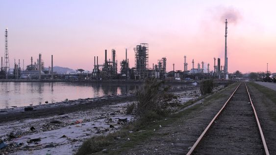 imagen de La oposición apunta sus ataques al ente petrolero y el oficialismo se prepara para una embestida contra todo el proyecto de gobierno imagen de La oposición apunta sus ataques al ente petrolero y el oficialismo se prepara para una embestida contra todo el proyecto de gobierno