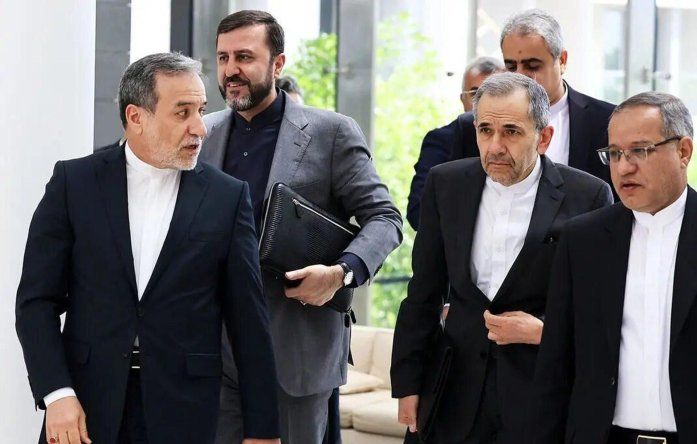 La delegación iraní llega a la segunda ronda de negociaciones indirectas entre Irán y Estados Unidos, que comenzó este martes en Ginebra.