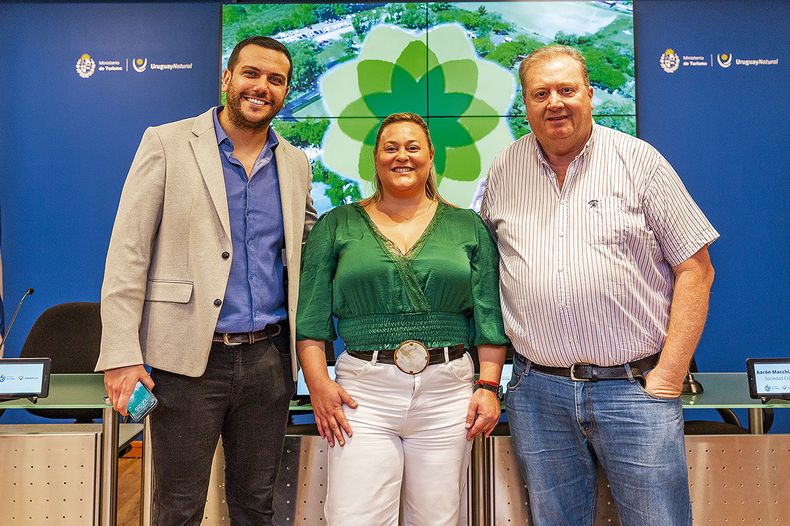 Conductores Festival Nacional de Folklore: Matías Luján, Mariana Álvarez y Gustavo Arias