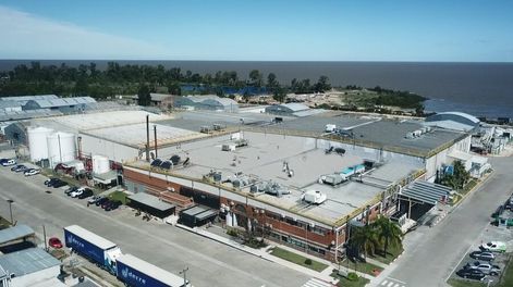 Vista aérea de la planta de PepsiCo en zona franca de Colonia