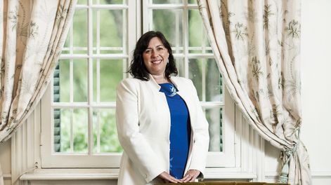 Faye OConnor en su residencia. Foto: Adrián Echeverriaga.