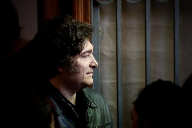 Javier Milei tras votar en las elecciones legislativas en la Universidad Tecnológica Nacional, en Buenos Aires.
