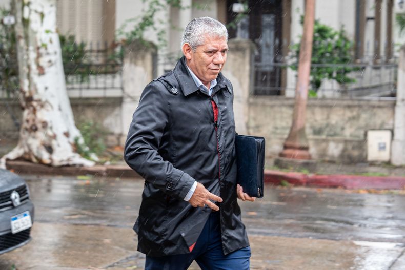El senador Felipe Carballo