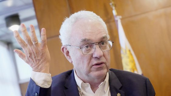 Mario Lubetkin, en entrevista con Búsqueda. Mario Lubetkin, en entrevista con Búsqueda.