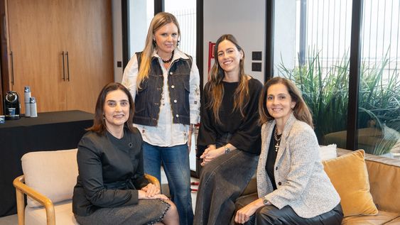 Alejandra Frutos, Tania Thomsen, Ivana Azcué y Mónica Saravia.