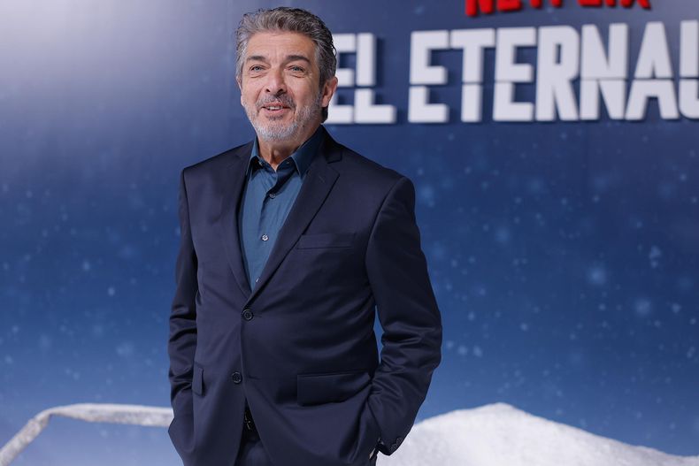 El actor Ricardo Darín posa durante el preestreno de la serie argentina El Eternauta, en Buenos Aires