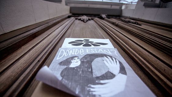 Por segundo año, en lugar de una marcha por 18 de Julio, Madres y Familiares convocó a otras formas de expresión. Foto: Nicolás Garrido / Búsqueda Por segundo año, en lugar de una marcha por 18 de Julio, Madres y Familiares convocó a otras formas de expresión. Foto: Nicolás Garrido / Búsqueda