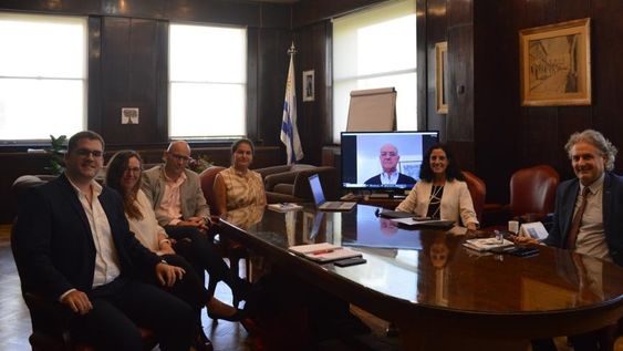 Las autoridades del MEF en una reunión con los integrantes del Consejo Fiscal Asesor, en febrero pasado Las autoridades del MEF en una reunión con los integrantes del Consejo Fiscal Asesor, en febrero pasado