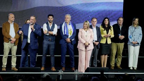 Líderes de los partidos de la coalición republicana en un acto tras los resultados de la elección del 27 de octubre. 