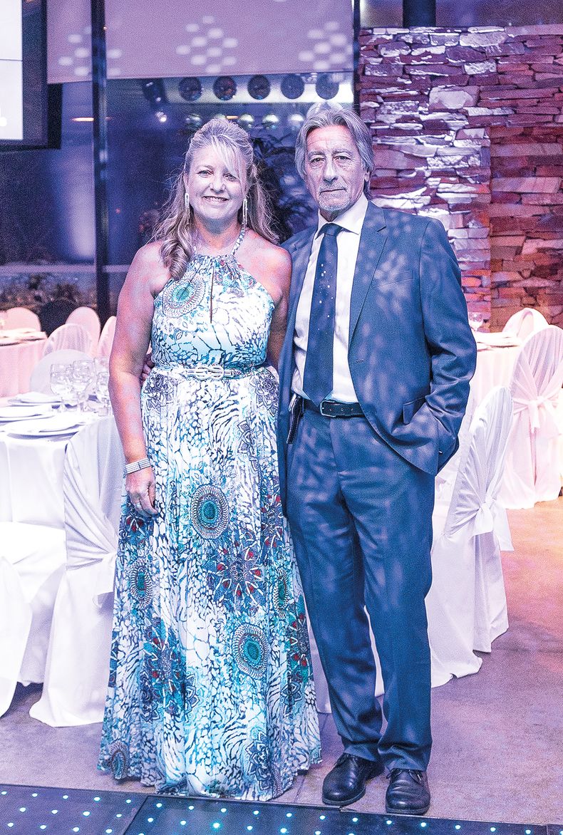 Yenny del Pino y Eduardo Siragusa, de Delta Ascensores.