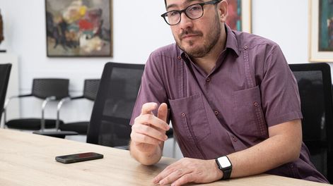 Gonzalo Muñoz durante la entrevista con Búsquea. Foto: Pablo Vignali / adhocFOTOS