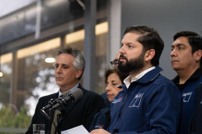 Gabriel Boric hablando desde el Centro Integrado de Operaciones Estratégicas de CODELCO en Rancagua, Chile, el 3 de agosto de 2025