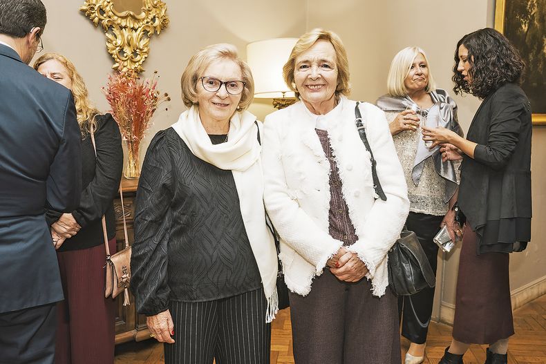 Oliva Pereiro y Esperanza Pereira.