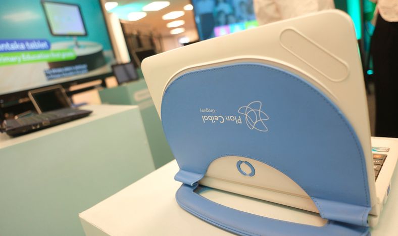 Pablo Vignali, adhocFOTOS&nbsp;