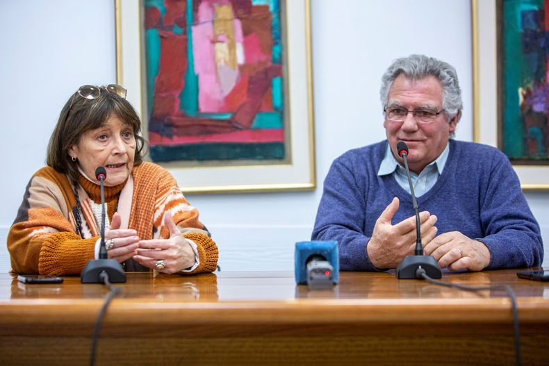 Daysi Iglesias y Julián Mazzoni durante una conferencia de prensa sobre la situación en la ANEP, en 2022 &nbsp;