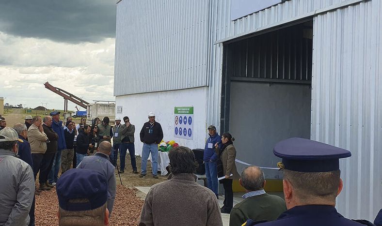Inauguración de la planta de raciones de ADP en Caraguatá, Tacuarembó. Foto: Revista Verde