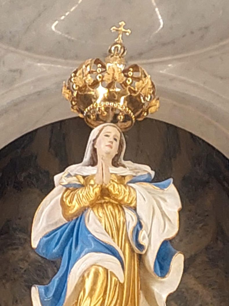 La virgen de los Treinta y Tres es una pieza única de cedro paraguayo del siglo XVIII esculpida por indígenas.