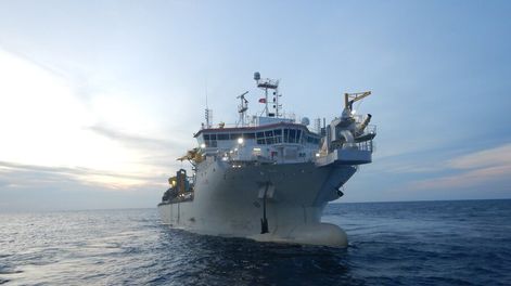 Búsqueda | La draga Ortelius. Fotos Jan de Nul.