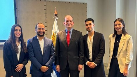 Alex Acosta, exsecretario de Trabajo de Estados Unidos, en Montevideo, el 26 de mayo.