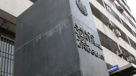 El BCU dice que utiliza varios indicadores para monitorear la competitividad