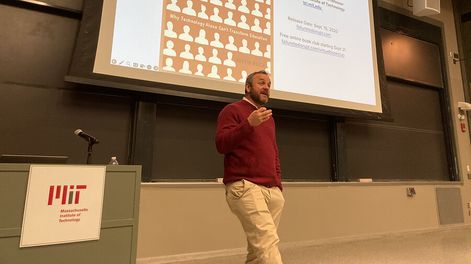 Justin Reich, autor de “Por qué la tecnología sola no puede transformar la educación” disertó en MIT en el evento de Open Edx.