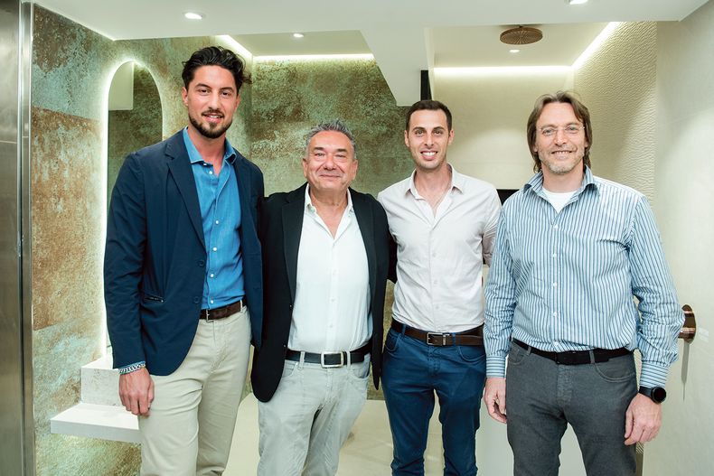 De Acher: Luca Alberti, Riccardo Reggiani, Fabián Kaczka y Ari Acher