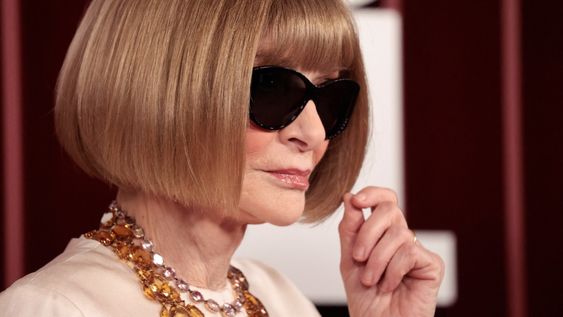 luces y sombras de anna wintour, la emperatriz de la moda que renuncio a su cargo en vogue tras 37 anos