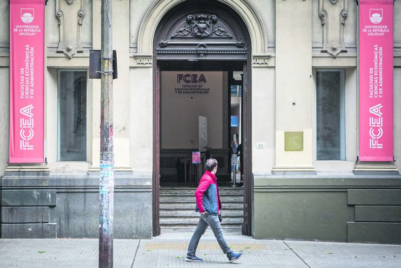 La Facultad de Ciencias Económicas. Foto: Nicolás Garrido / Búsqueda