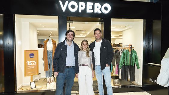 De Vopero: director de Tecnología Ignacio Cattivelli, jefa de Operaciones Paula Cagiao y jefe ejecutivo Alejandro Esperanza