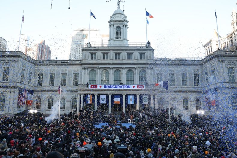 Miles de personas soportaron temperaturas bajo cero para no perderse de lo que se anunciaba como una block party, es decir, una gran fiesta multitudinaria al aire libre.