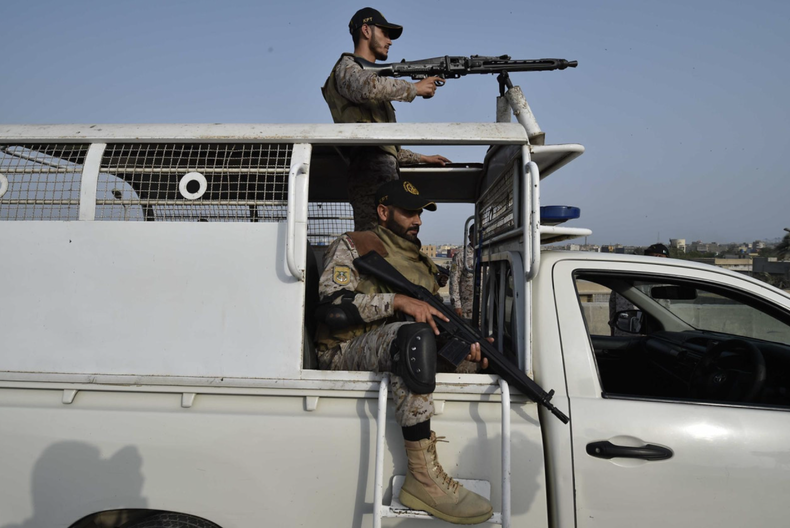 Soldados pakistaníes durante el conflicto con India