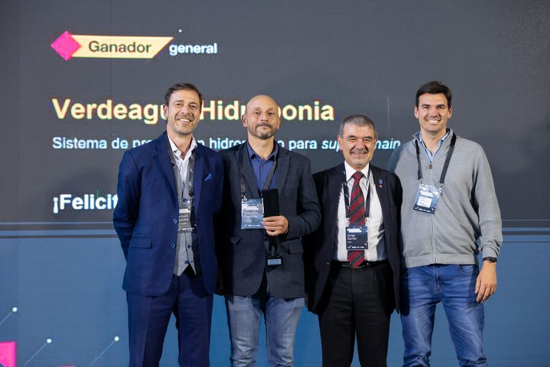 Verdeagua Hidroponia recibió el Premio Innovación PwC Uruguay en la categoría general