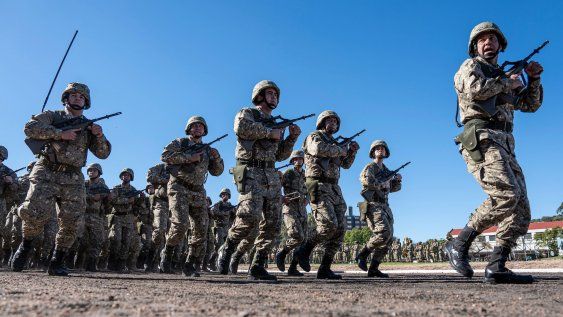 Soldados uruguayos durante un desfile del Ejército Nacional en 2024 Soldados uruguayos durante un desfile del Ejército Nacional en 2024