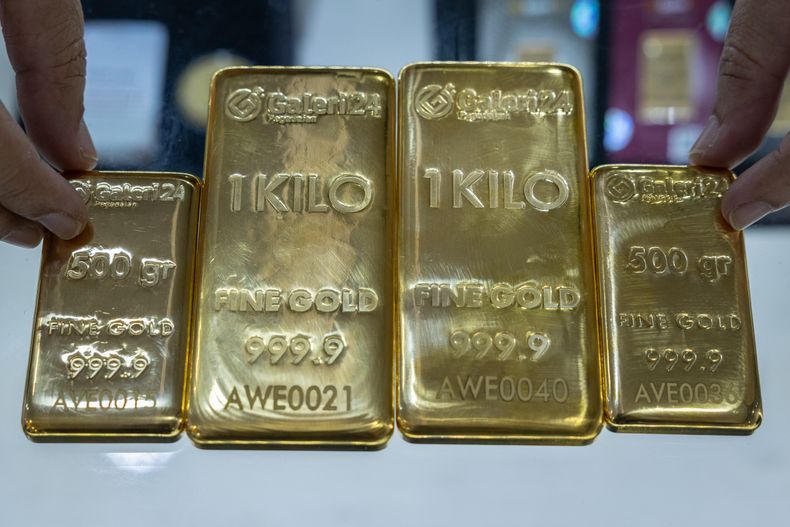 Oro en barras en una galería en Indonesia, en enero de 2026.&nbsp;